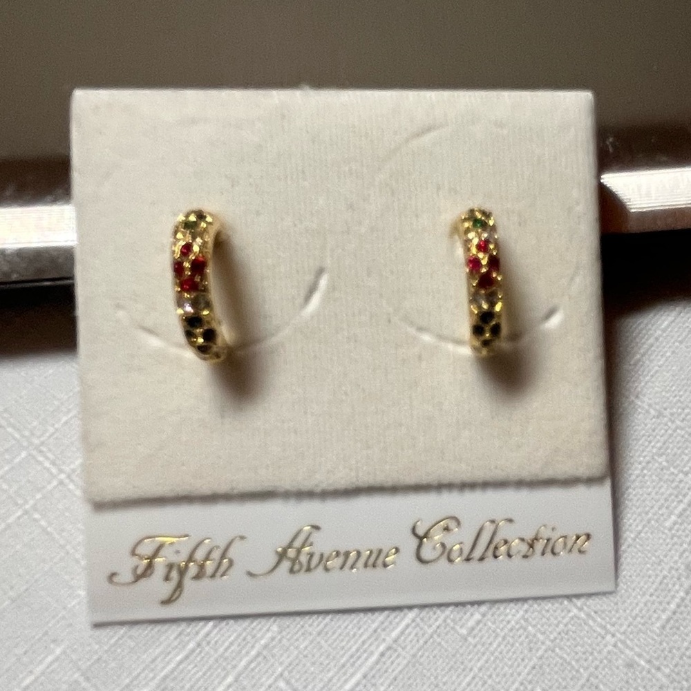 FIFTH AVENUE Collection Gold Earrings. Genuine Austrian crystals. Hoops. New